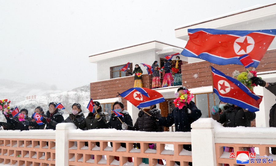 Housewarmings in Farm Villages of DPRK