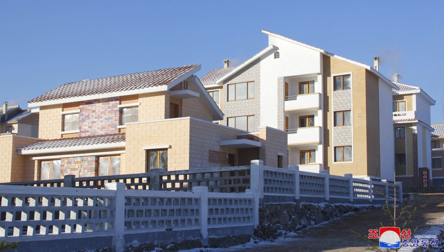 Housewarmings in Farm Villages of DPRK