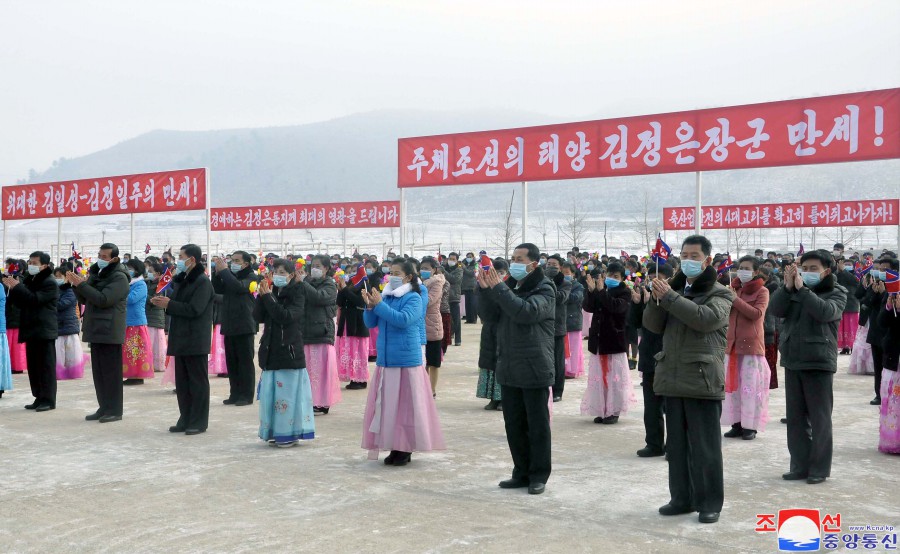 Housewarmings in Farm Villages of DPRK