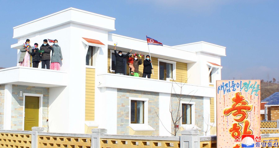 Housewarmings in Farm Villages of DPRK