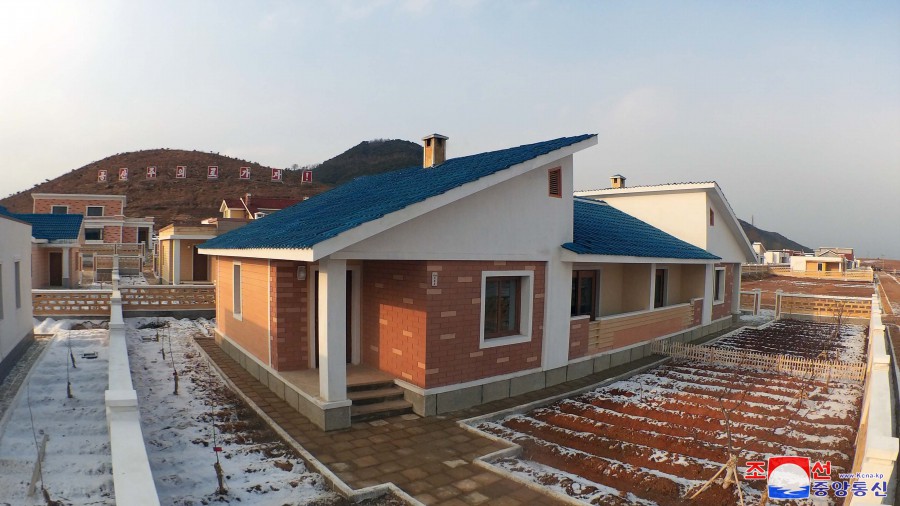 Housewarmings in Farm Villages of DPRK