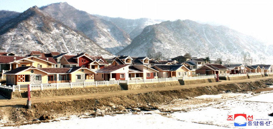 Housewarmings in Farm Villages of DPRK