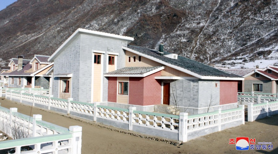 Housewarmings in Farm Villages of DPRK