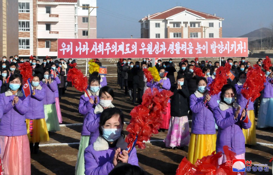 Housewarmings in Farm Villages of DPRK