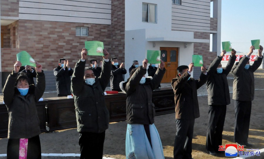 Housewarmings in Farm Villages of DPRK