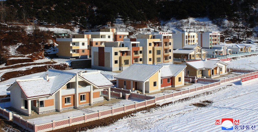 Housewarmings in Farm Villages of DPRK