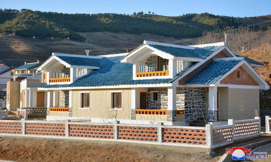 Housewarmings in Farm Villages of DPRK