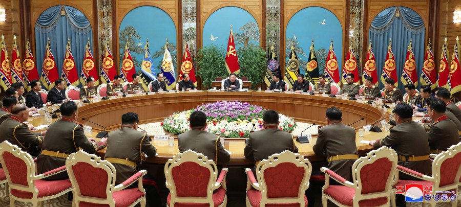 조선로동당 중앙군사위원회 제8기 제4차확대회의 진행