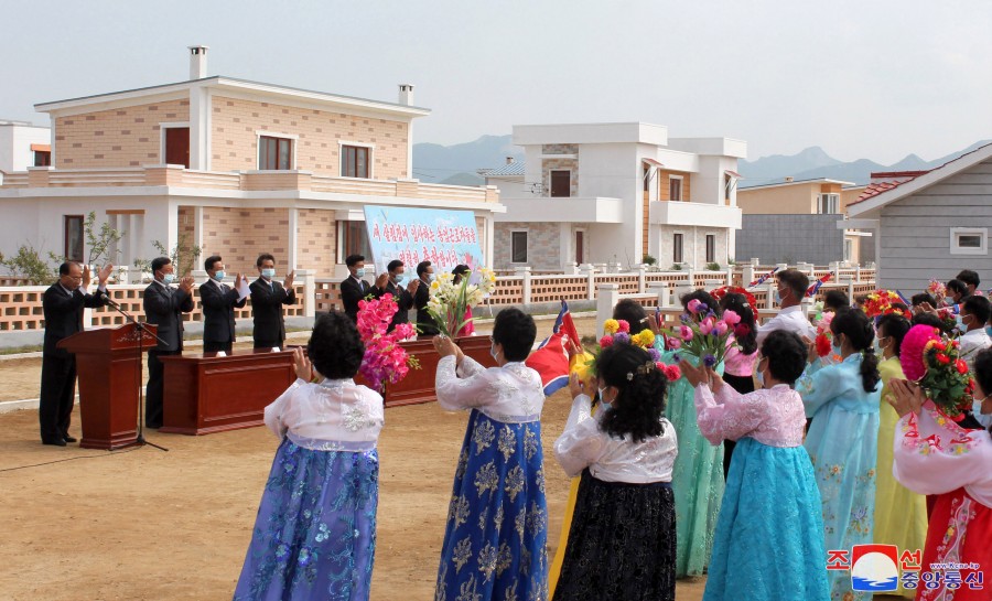 Housewarmings Given in Rural Areas of DPRK