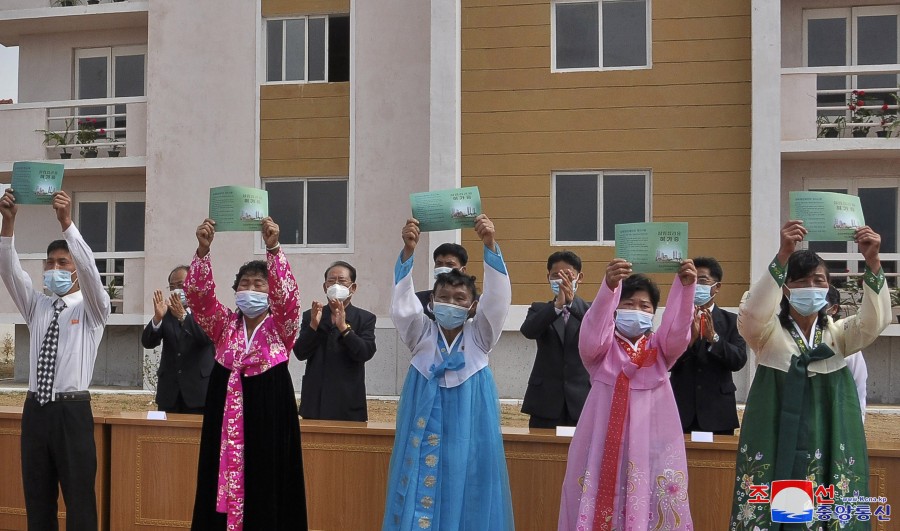 Housewarmings Given in Rural Areas of DPRK