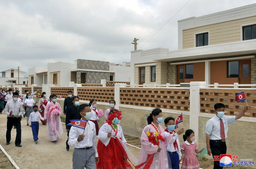 Housewarmings Given in Rural Areas of DPRK