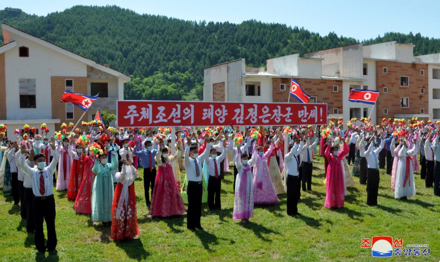 Ceremonies of Moving into New Houses Held in Jagang Province of DPRK