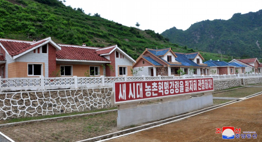 Ceremonies of Moving into New Houses Held in Jagang Province of DPRK