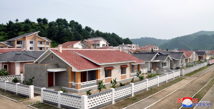 Ceremonies of Moving into New Houses Held in Jagang Province of DPRK