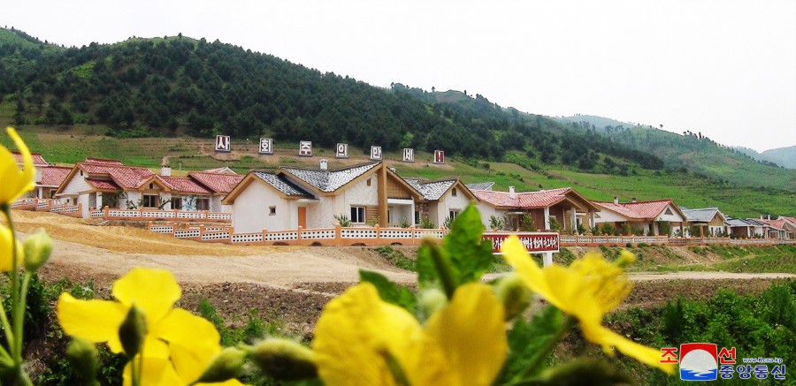 Ceremonies of Moving into New Houses Held in Jagang Province of DPRK