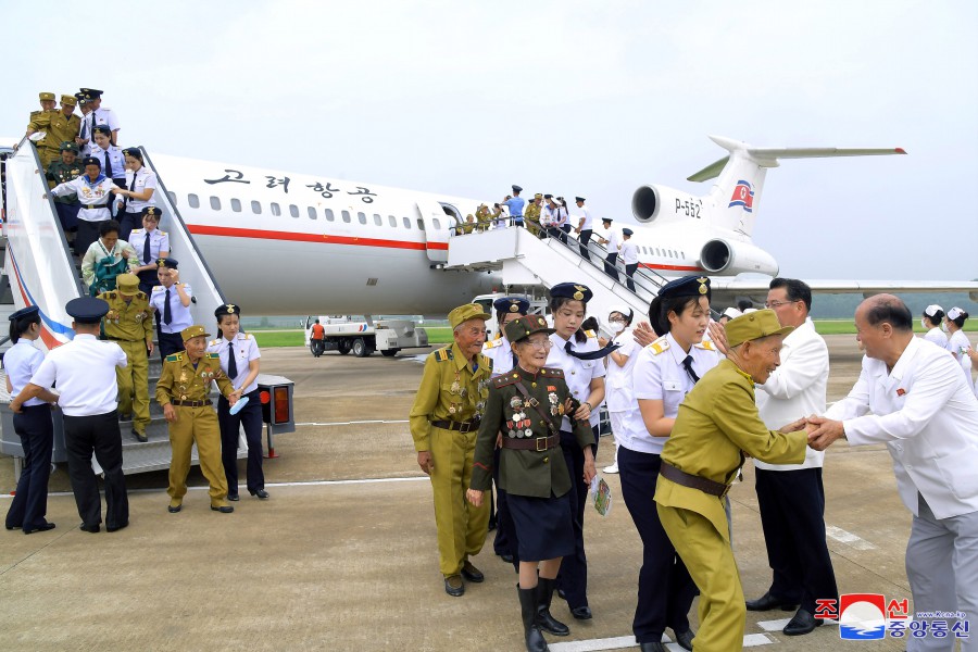 Participants in Celebrations of 70th Anniversary of War Victory Arrive Pyongyang