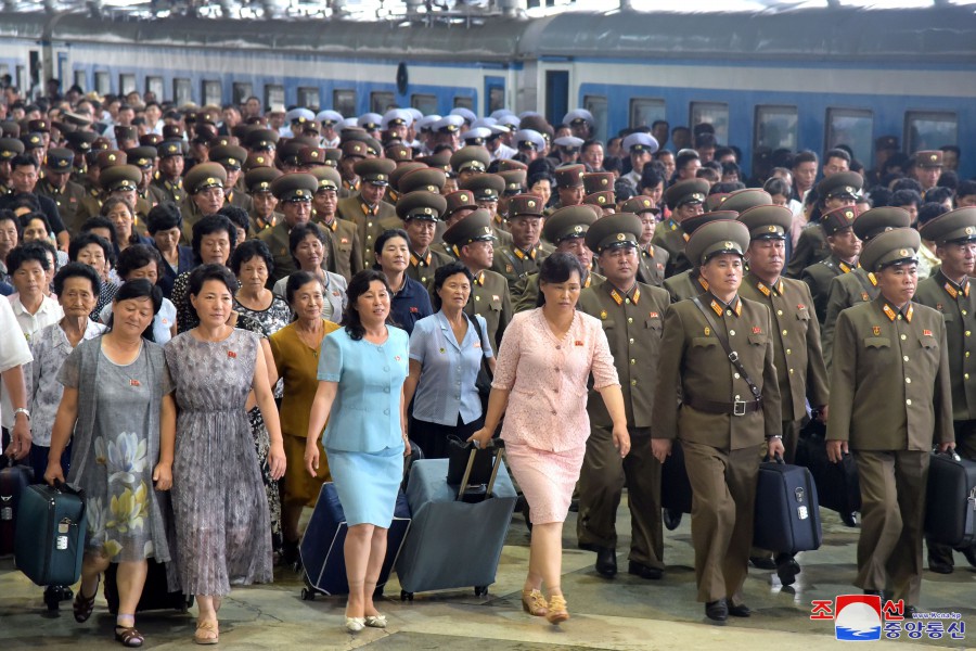 Participants in Celebrations of 70th Anniversary of War Victory Arrive Pyongyang