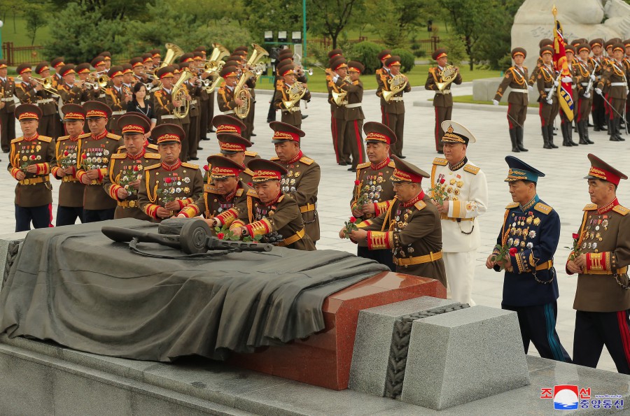 Respected Comrade Kim Jong Un Visits War Martyrs Cemetery