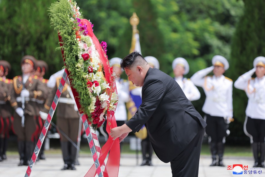 Respected Comrade Kim Jong Un Visits Cemetery of CPV Martyrs