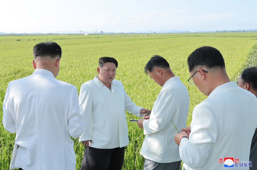 Respected Comrade Kim Jong Un Inspects Ogye and Wollang Farms in Anbyon County of Kangwon Province