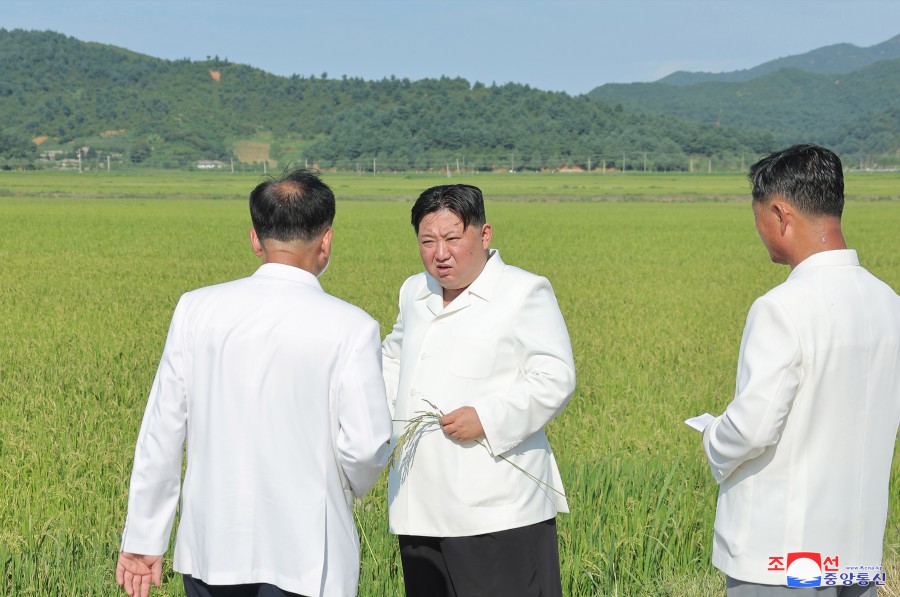 Respected Comrade Kim Jong Un Inspects Ogye and Wollang Farms in Anbyon County of Kangwon Province