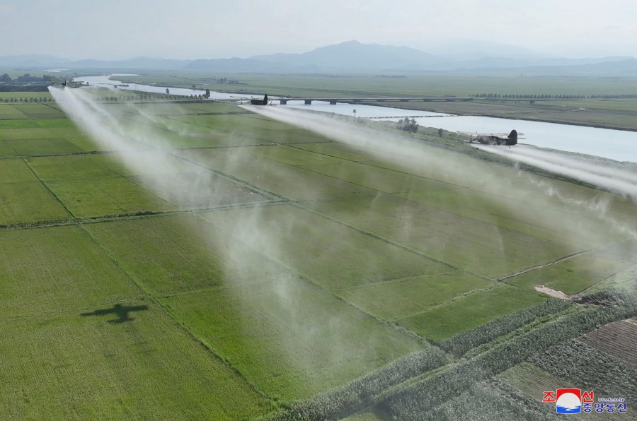 Respected Comrade Kim Jong Un Inspects Ogye and Wollang Farms in Anbyon County of Kangwon Province