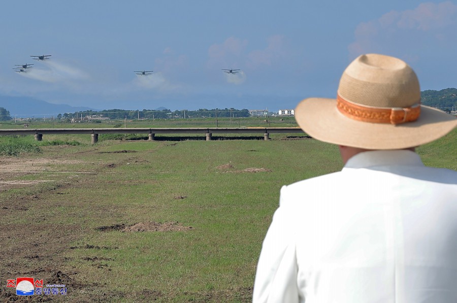 Respected Comrade Kim Jong Un Inspects Ogye and Wollang Farms in Anbyon County of Kangwon Province