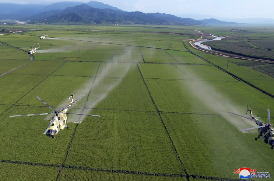 Respected Comrade Kim Jong Un Inspects Ogye and Wollang Farms in Anbyon County of Kangwon Province