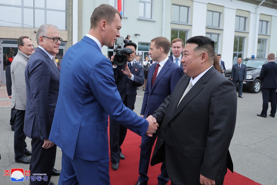 Estimado compañero Kim Jong Un visita la Planta de Aviación Yuri Gagarin de Komsomolsk-na-Amure