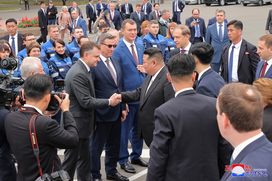 Estimado compañero Kim Jong Un visita la Planta de Aviación Yuri Gagarin de Komsomolsk-na-Amure