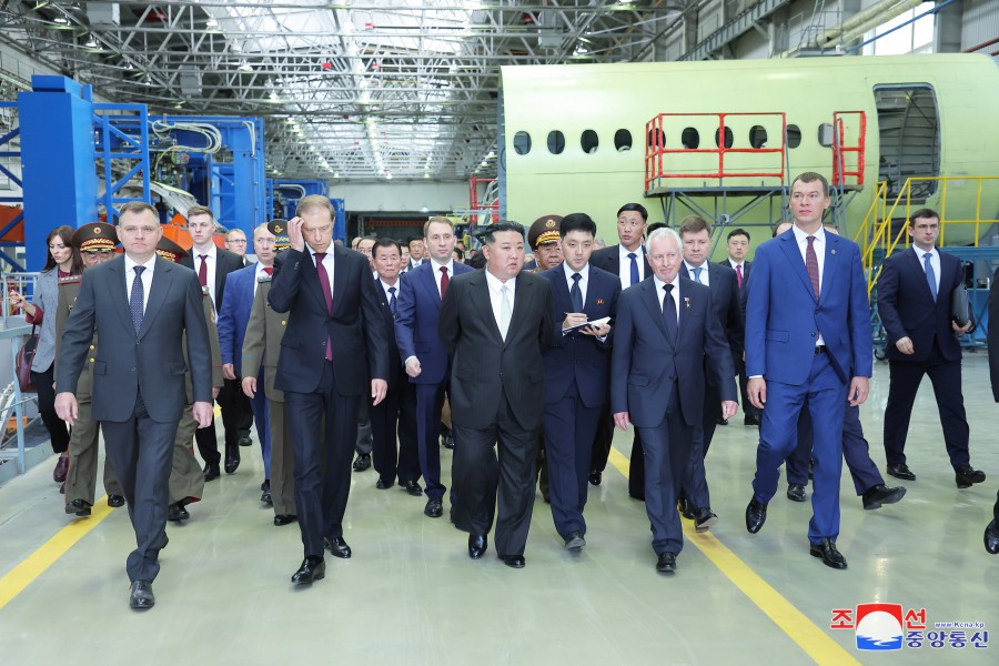 Estimado compañero Kim Jong Un visita la Planta de Aviación Yuri Gagarin de Komsomolsk-na-Amure