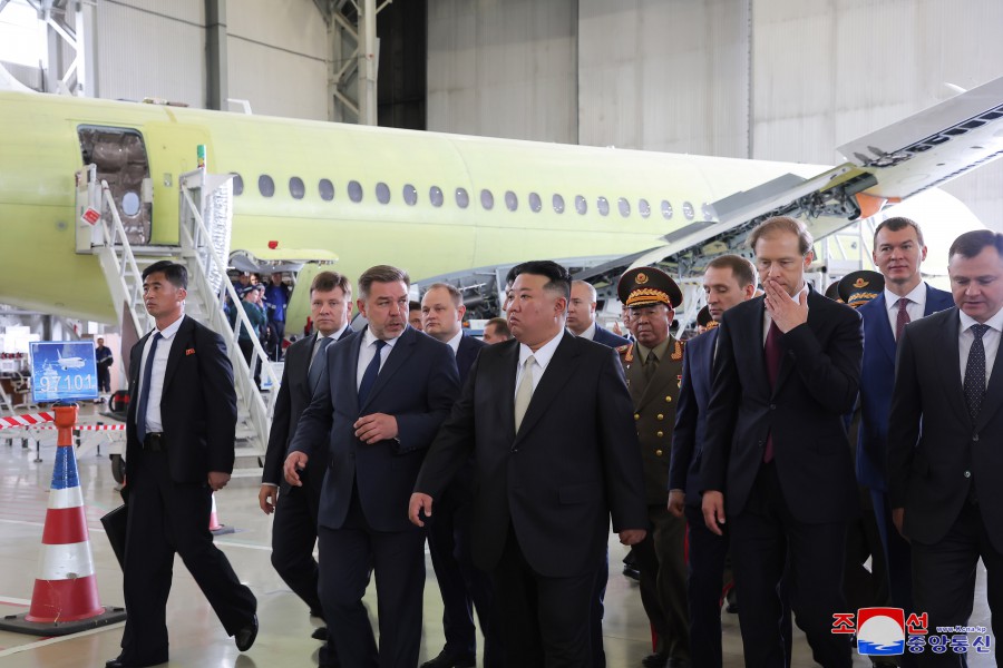Estimado compañero Kim Jong Un visita la Planta de Aviación Yuri Gagarin de Komsomolsk-na-Amure