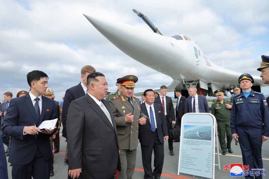 ﻿Генеральный секретарь ТПК, Председатель государственных дел КНДР уважаемый товарищ Ким Чен Ын посетил город Владивосток РФ