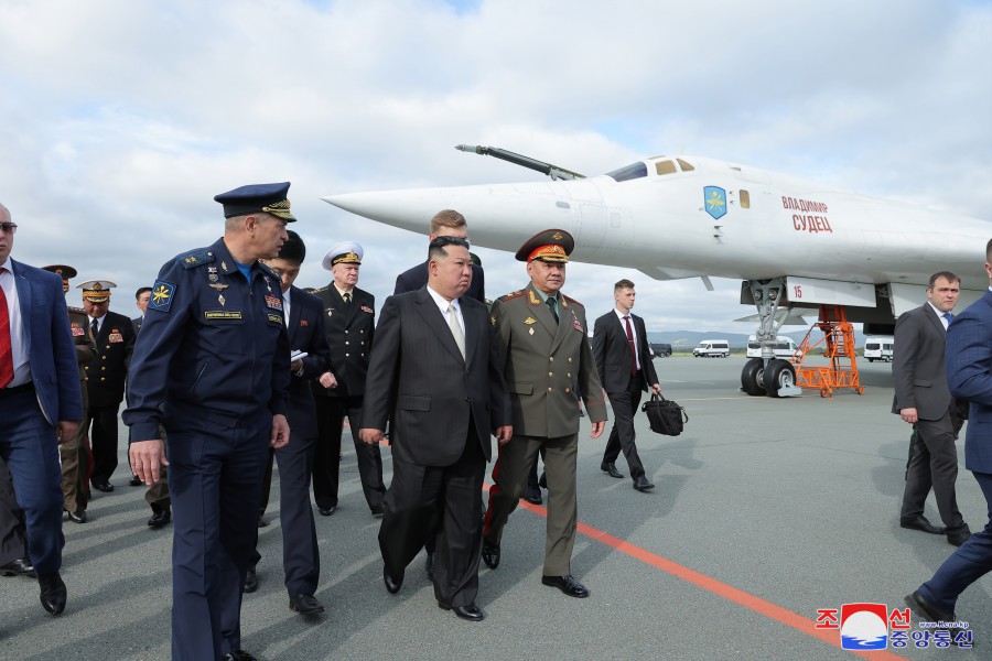 ﻿Генеральный секретарь ТПК, Председатель государственных дел КНДР уважаемый товарищ Ким Чен Ын посетил город Владивосток РФ