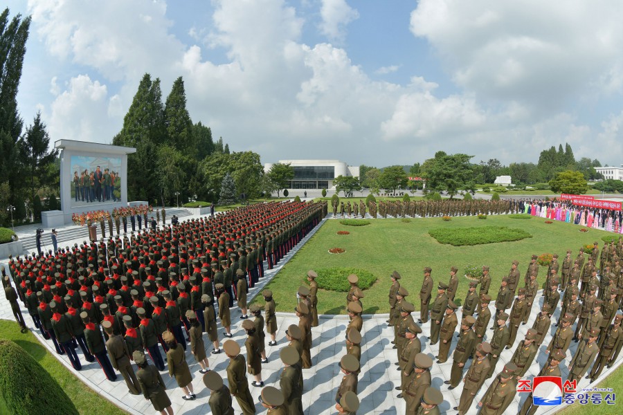 Mosaic Depicting Respected Fatherly Marshal Kim Jong Un Erected at Mangyongdae Revolutionary School