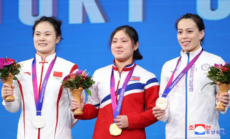 DPRK Women Weightlifters Win Gold Medals in 19th Asian Games