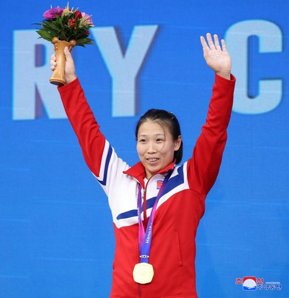 DPRK Women Weightlifters Win Gold Medals in 19th Asian Games
