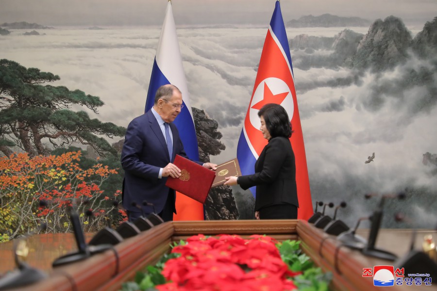 Talks between DPRK and Russian FMs Held