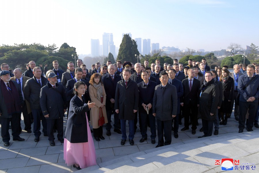 Russian Government Delegation Visits Liberation Tower