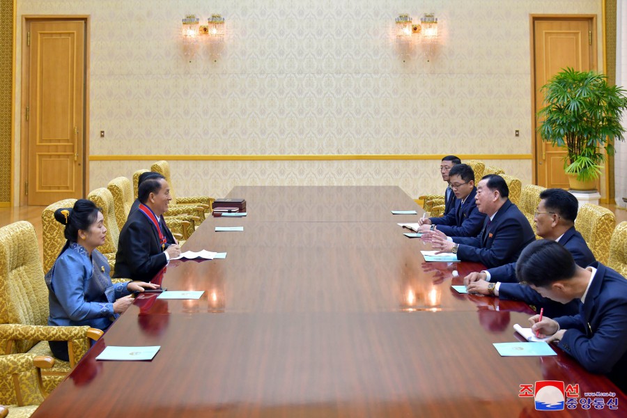 Vice-Chairman of SPA Standing Committee Meets Lao Ambassador
