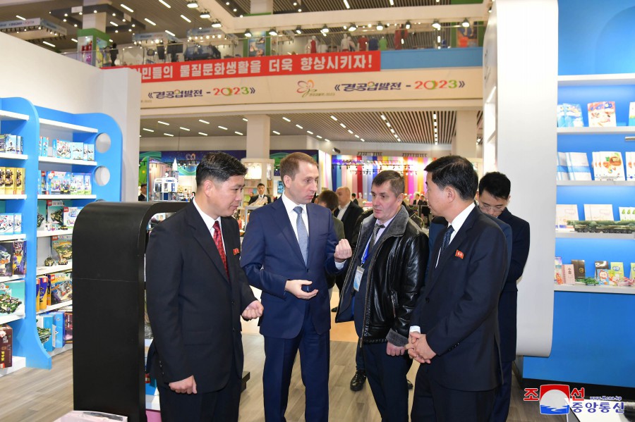 Russian Government Delegation Visits Various Places in Pyongyang