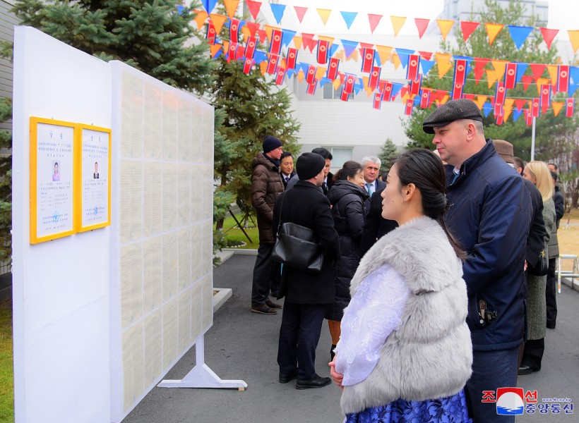 Foreigners and Overseas Compatriots Visit Polling Booths in DPRK