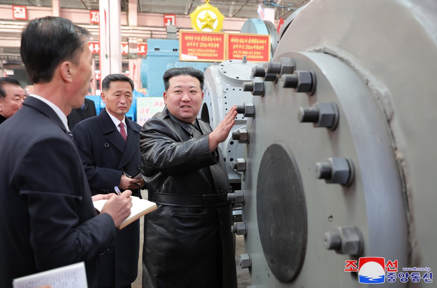 Respected Comrade Kim Jong Un Gives Field Guidance to Ryongsong Machine Complex