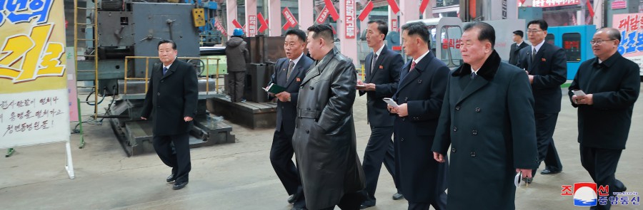 Respected Comrade Kim Jong Un Gives Field Guidance to Ryongsong Machine Complex