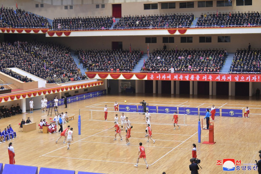 Efectuada competencia de voleibol entre funcionarios del CC del PTC y el Consejo de Ministros