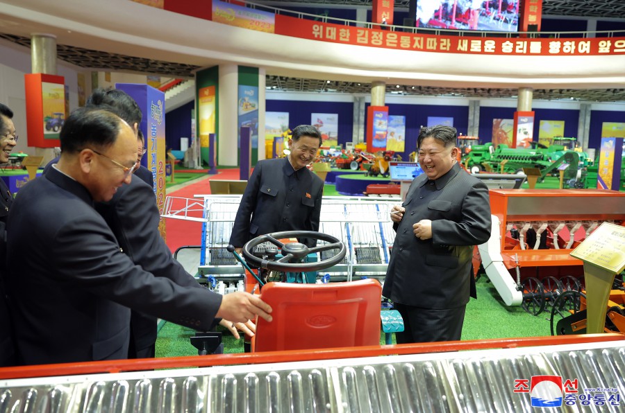 Respected Comrade Kim Jong Un Visits Farm Machine Exhibition