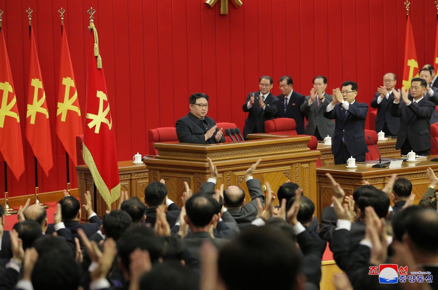 경애하는 김정은동지께서 조선로동당 중앙위원회 제8기 제19차 정치국 확대회의에서 강령적인 결론을 하시였다