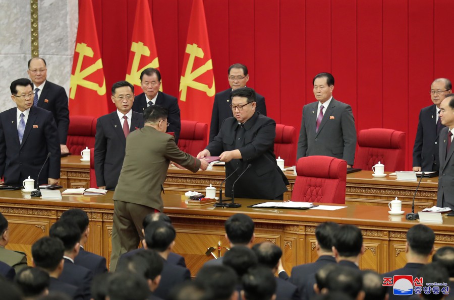 조선로동당 중앙위원회 제8기 제19차 정치국 확대회의에 관한 보도