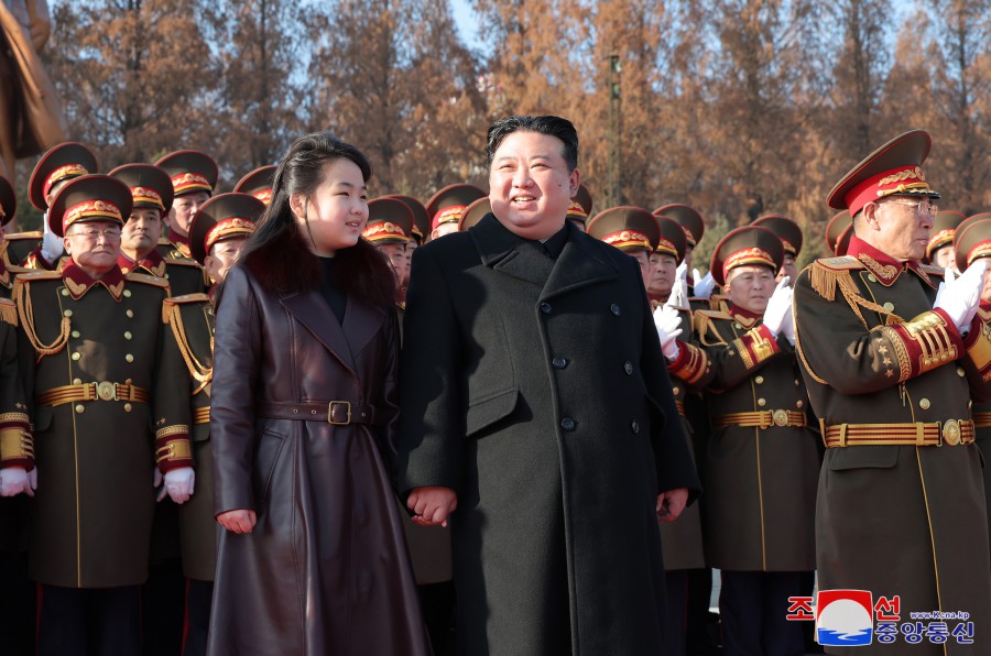 Respected Comrade Kim Jong Un Pays Congratulatory Visit to Ministry of National Defence on Day of Army Founding