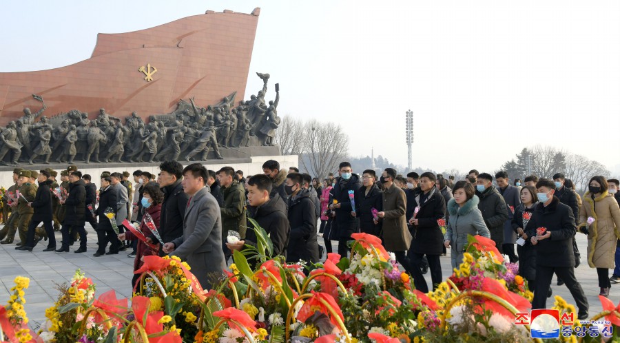 Floral Tribute Paid to Statues of President Kim Il Sung and Chairman Kim Jong Il